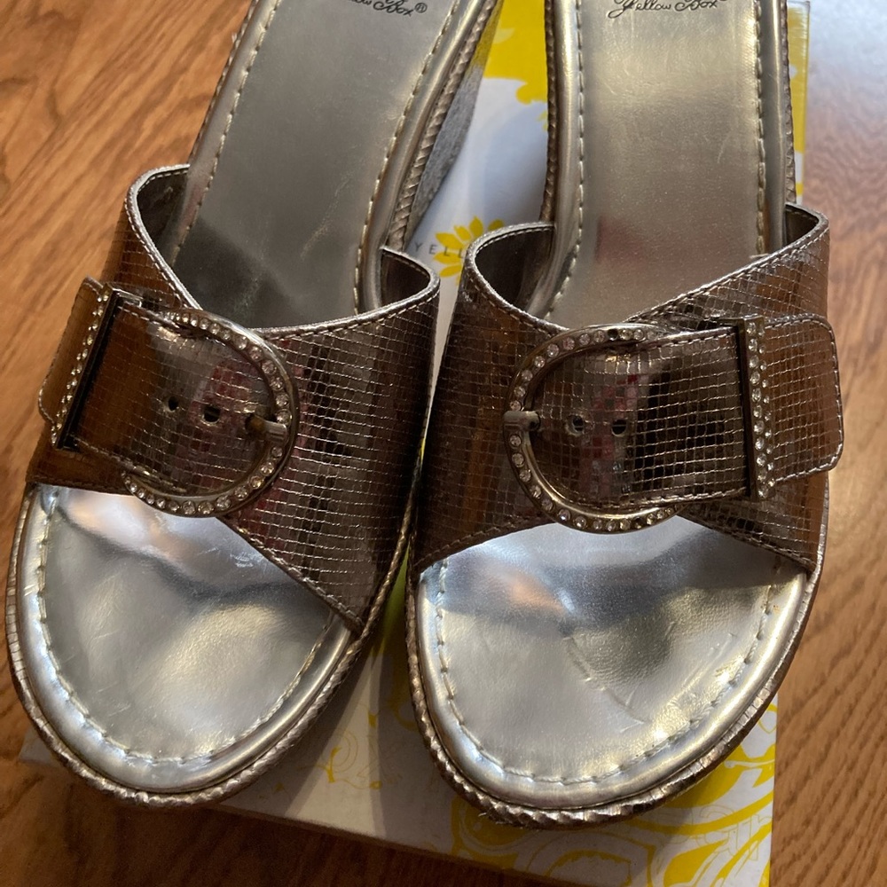 Yellowbox Pewter Wedge